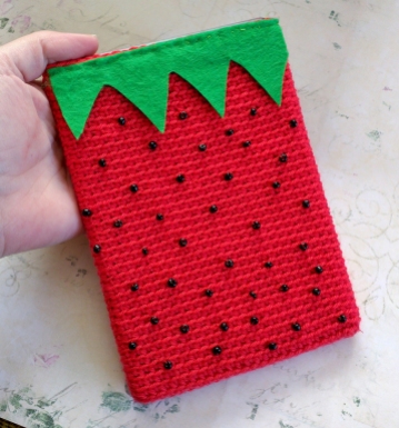 Patrón Funda Fresa para Kindle de ganchillo / Crochet sheath pattern